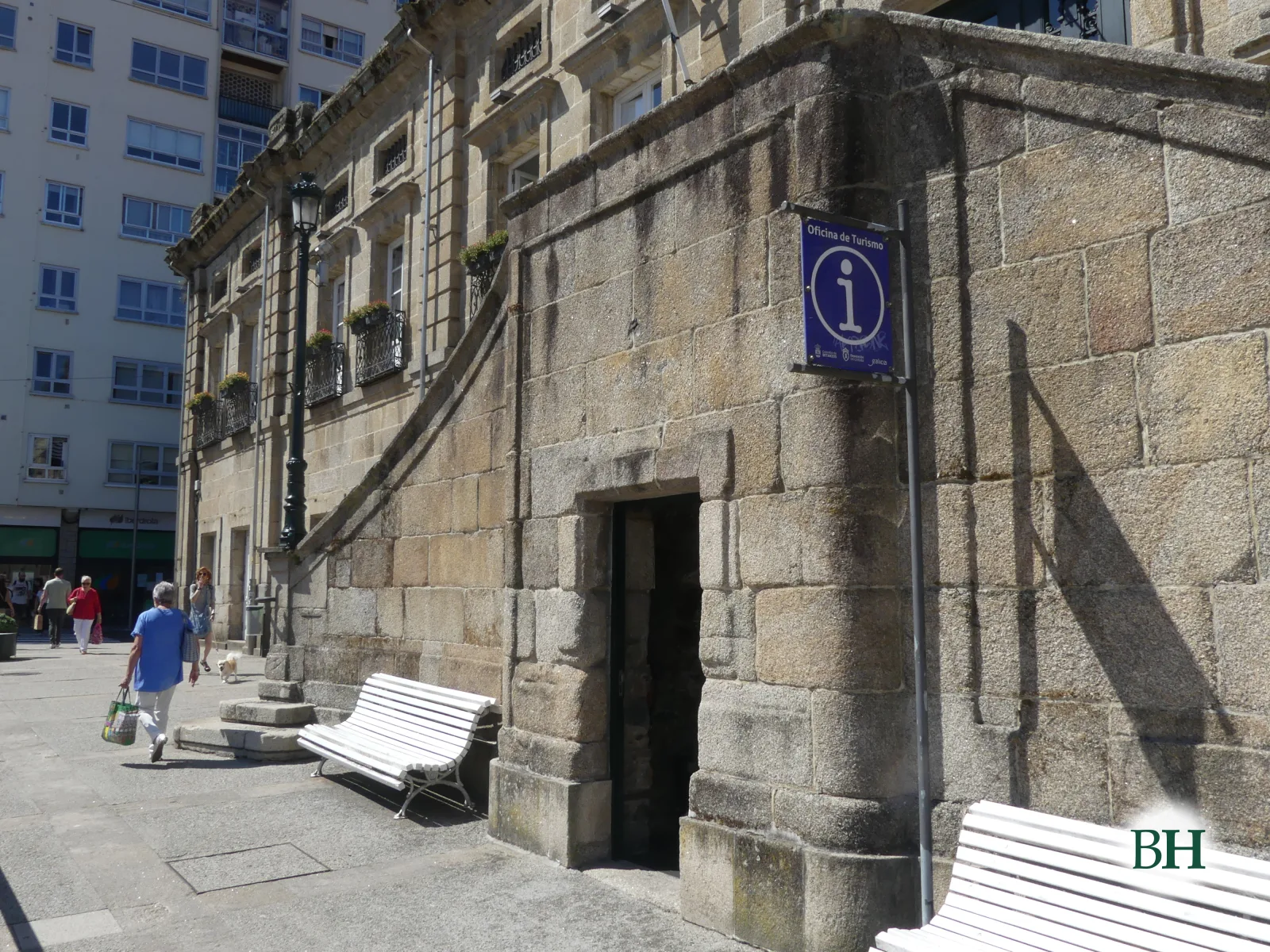 Entrada de la oficina de Turismo de Betanzos